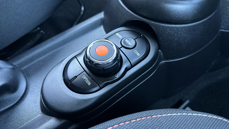 MINI Hatchback 1.5 Cooper Classic 5dr Auto Petrol Hatchback